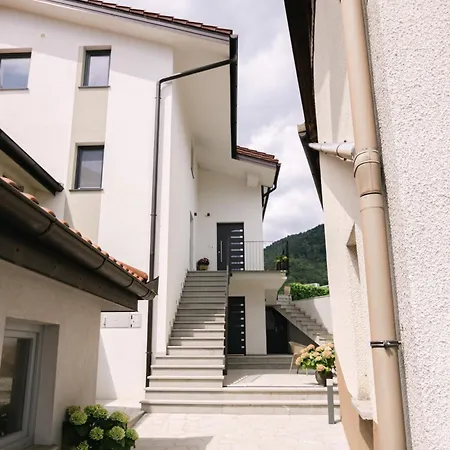 Quarto em Acomodações Particulares Sobe Delux *